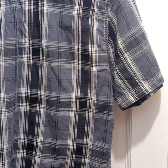 Burnside Short Sleeve Button Shirt - Large Youth/Small Woman - See Measurements - Picture 12 of 13